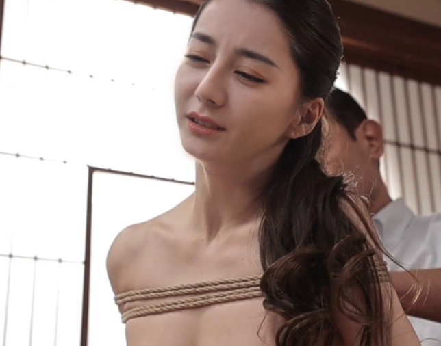 推特某女星AI换脸束缚1V3G窒息给作